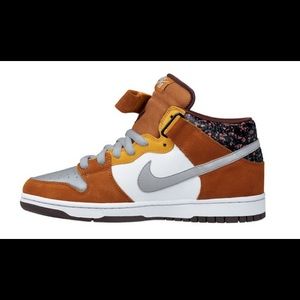 Nike SB’s “Fender Bass”